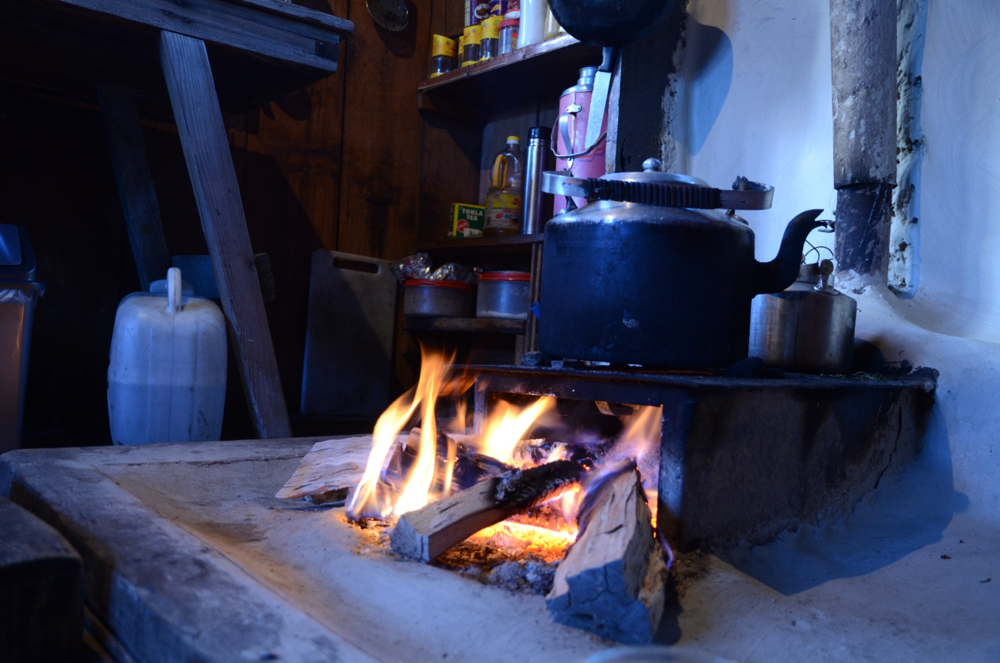 Tea pot in a mountain lodge in Nepal - By Mountain People
