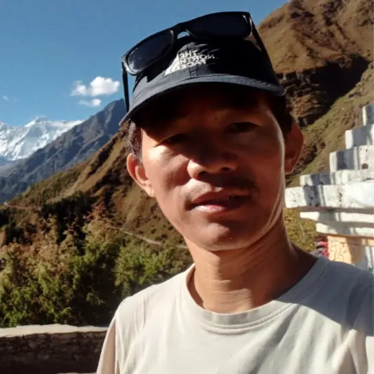 Buddhi licensed trekklng guide Nepal - By Mountain People