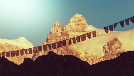 Kanchenjunga treks in Nepal – By Mountain People